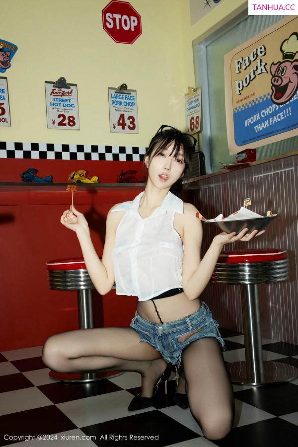 玥儿玥  [XiuRen]高清写真图 2024.07.05 No.8811 玥儿玥er 黑丝美腿第40张图片